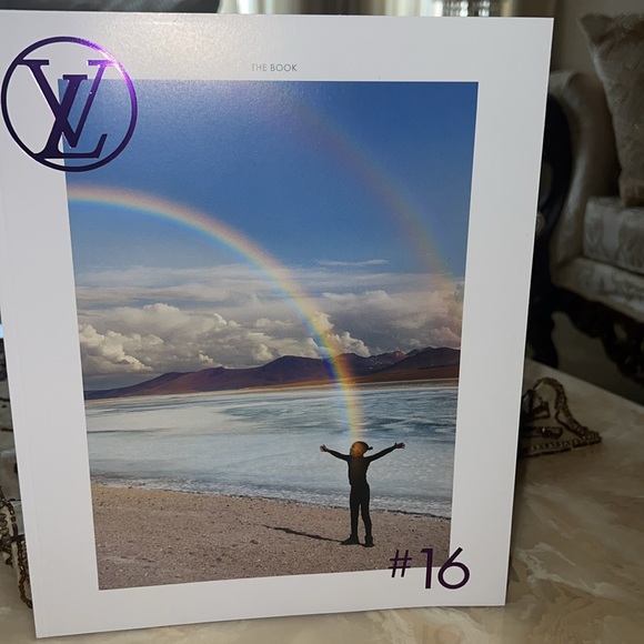 Louis Vuitton Book - Picture 2 of 6